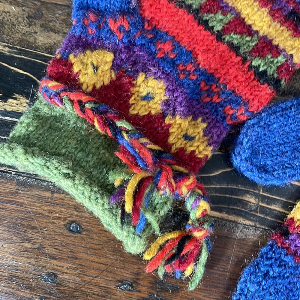 100% wool mitts made in Nepal. Handmade. - Picture 3 of 13
